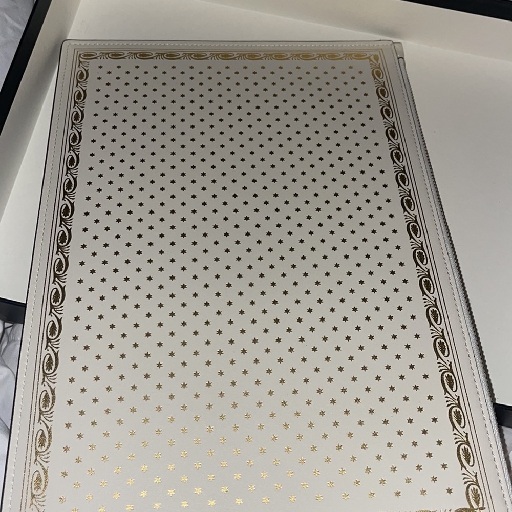 Gucci Guccy becchin Amore edition pouch  with tags and box - Picture 2 of 6